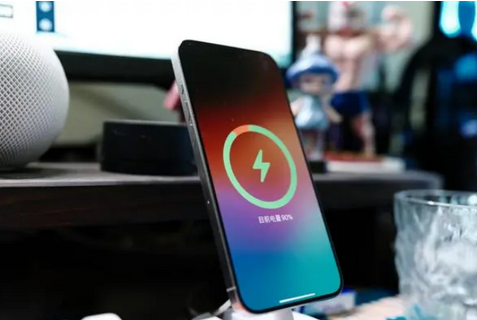 朗县苹果15换屏服务分享用什么充电器给iPhone15充电更好 